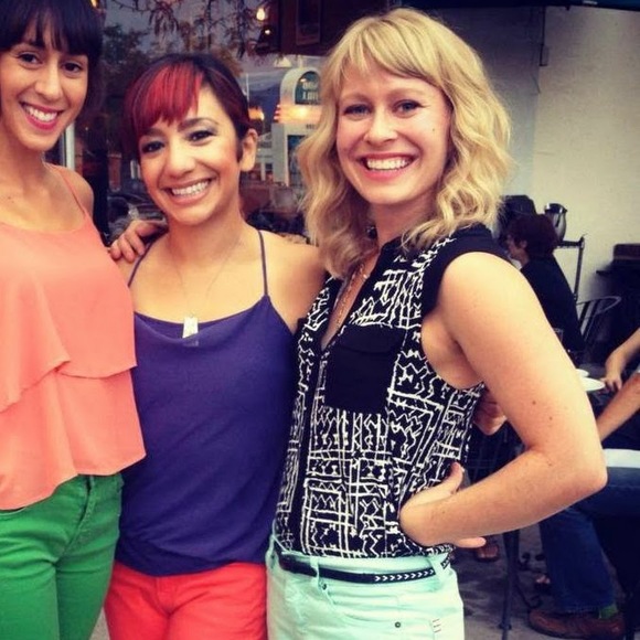 Meet your Posher, Ayla - Picture 1 of 1